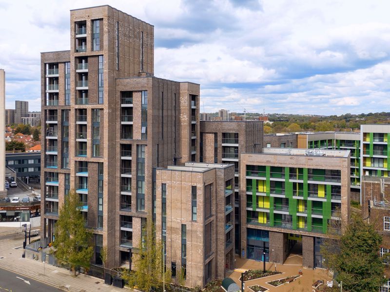 Property photo 1 of 8 Photo 8