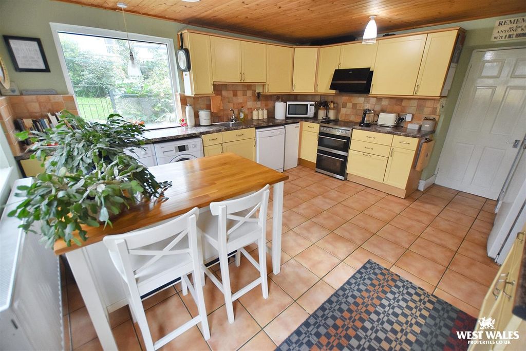 Property photo 3 of 44 16 (74).Jpg