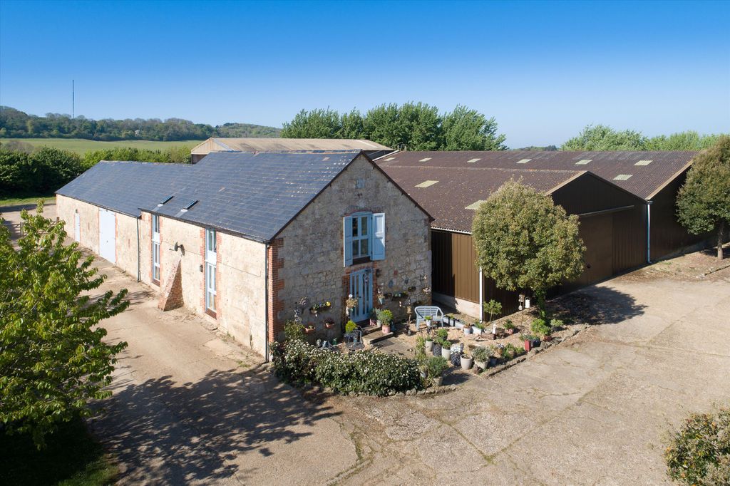 Property photo 3 of 18 Image