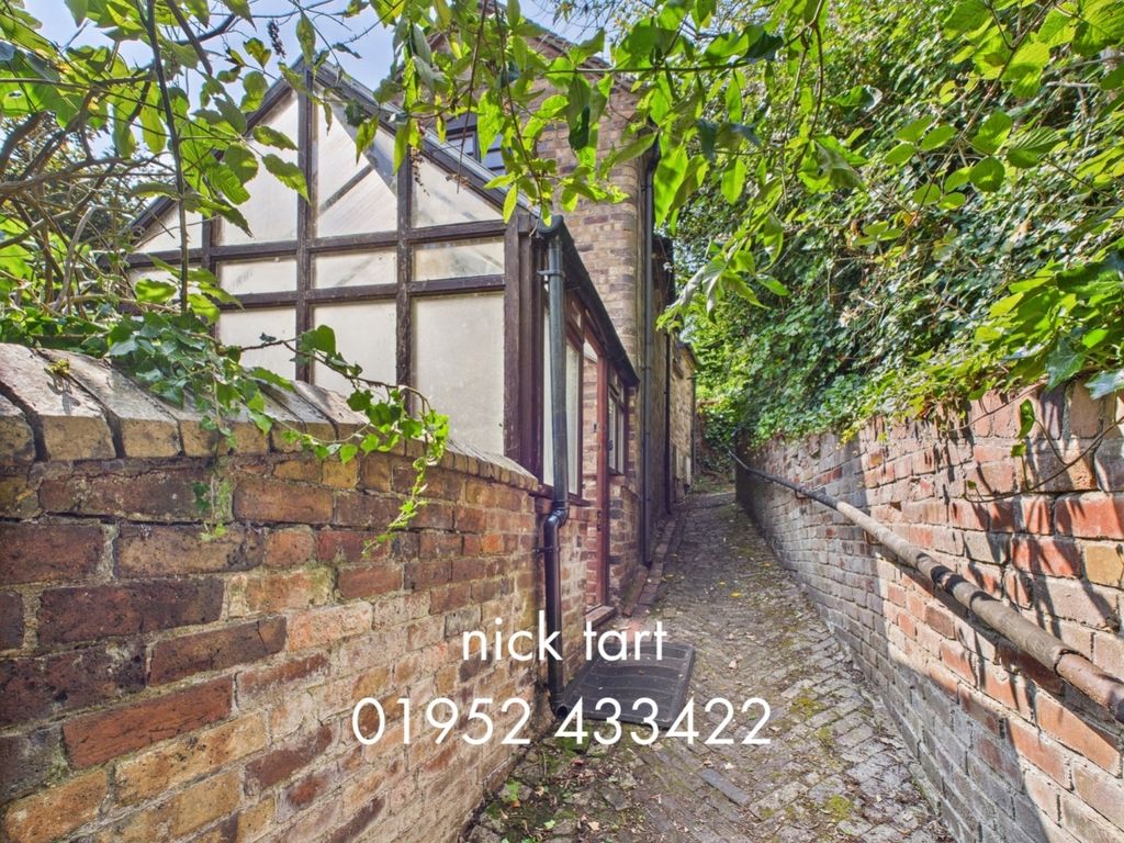Property photo 1 of 16 10821001Main