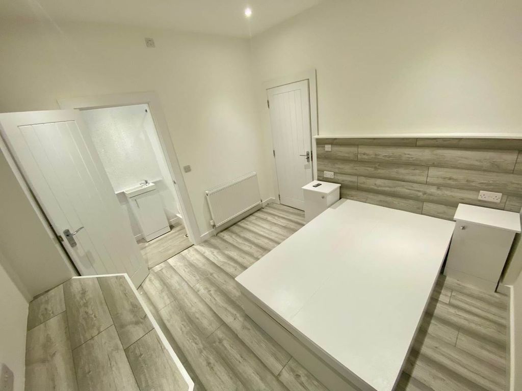 Property photo 1 of 6 A559c940-63E9-4De4-80E0-Ffea923059B9