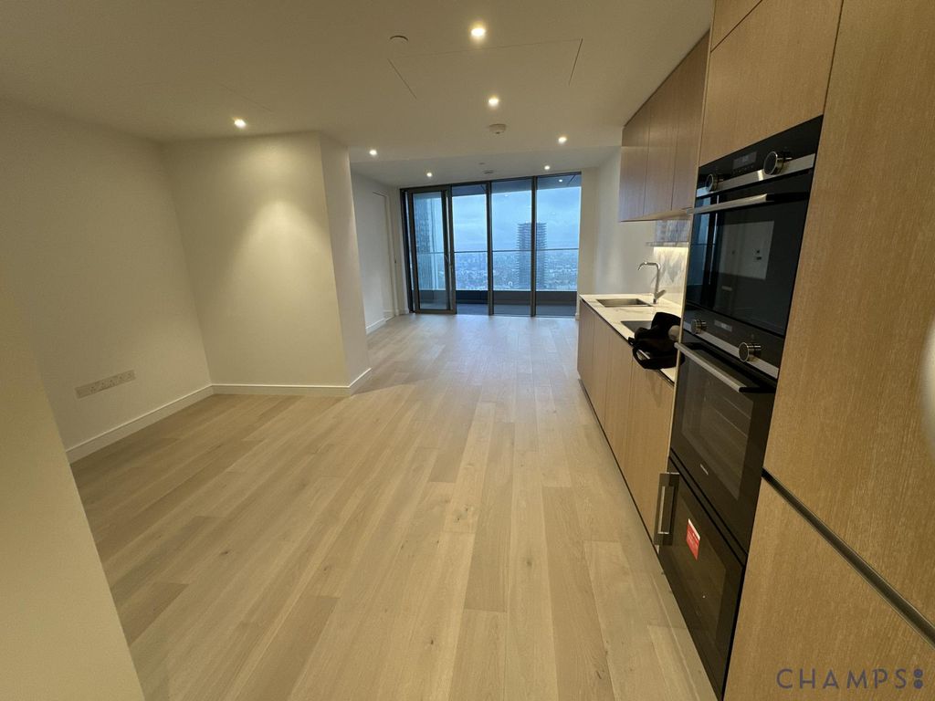 Property photo 1 of 8 2 Bed Flat To Rent Park Drive, London E14