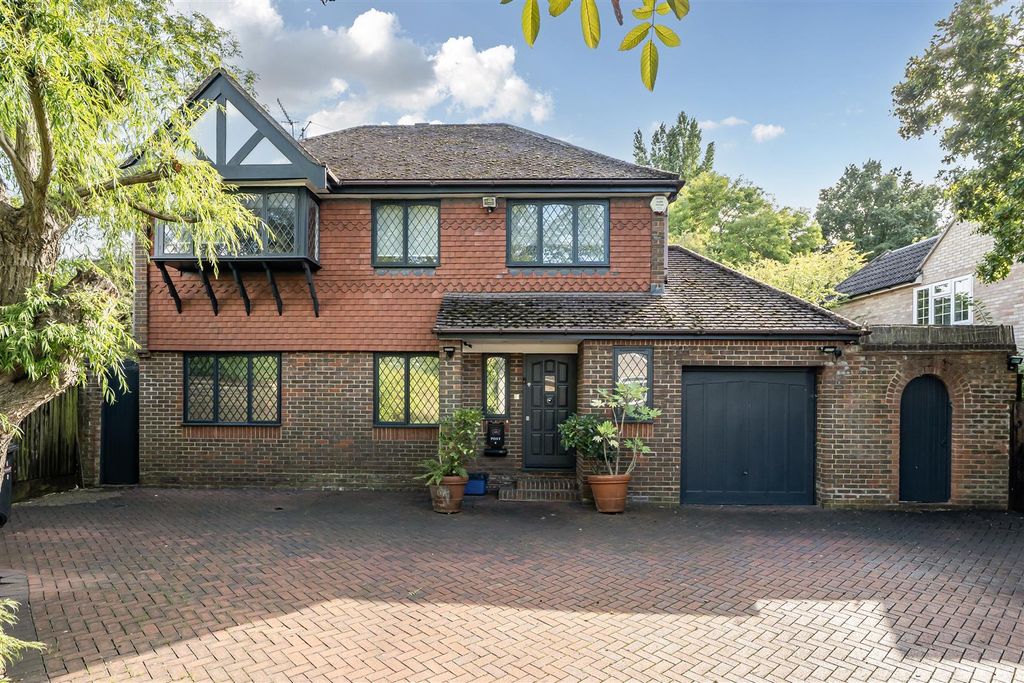 Property photo 1 of 19 Exterior: