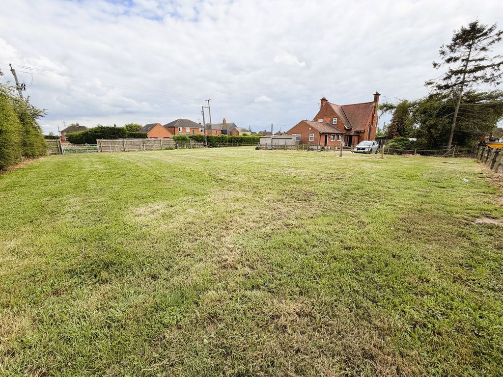 Property photo 1 of 39