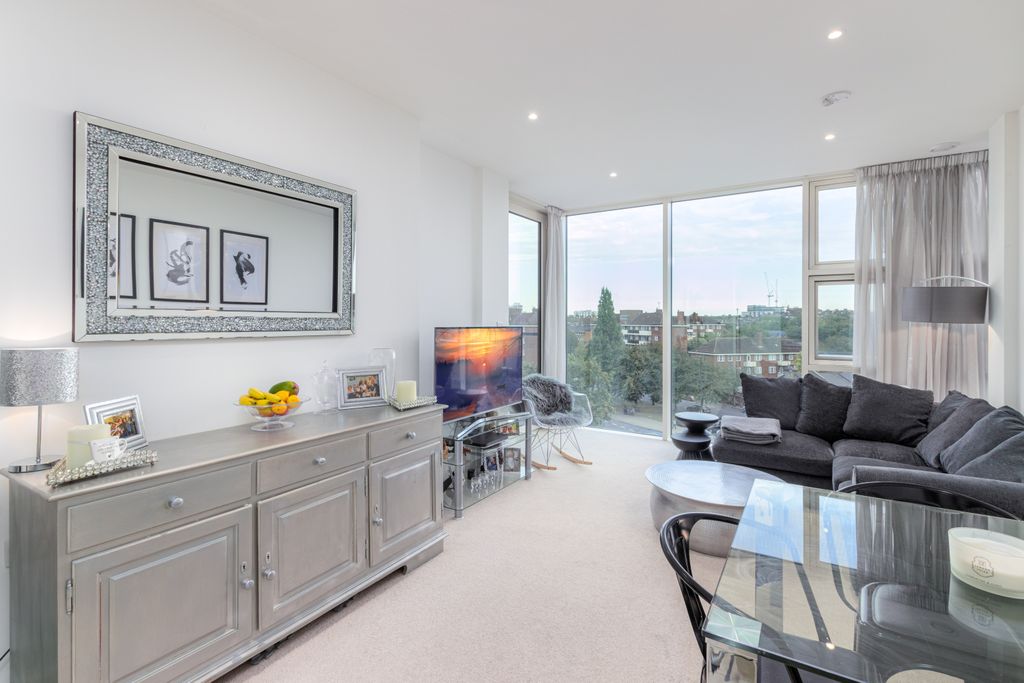 Property photo 1 of 12