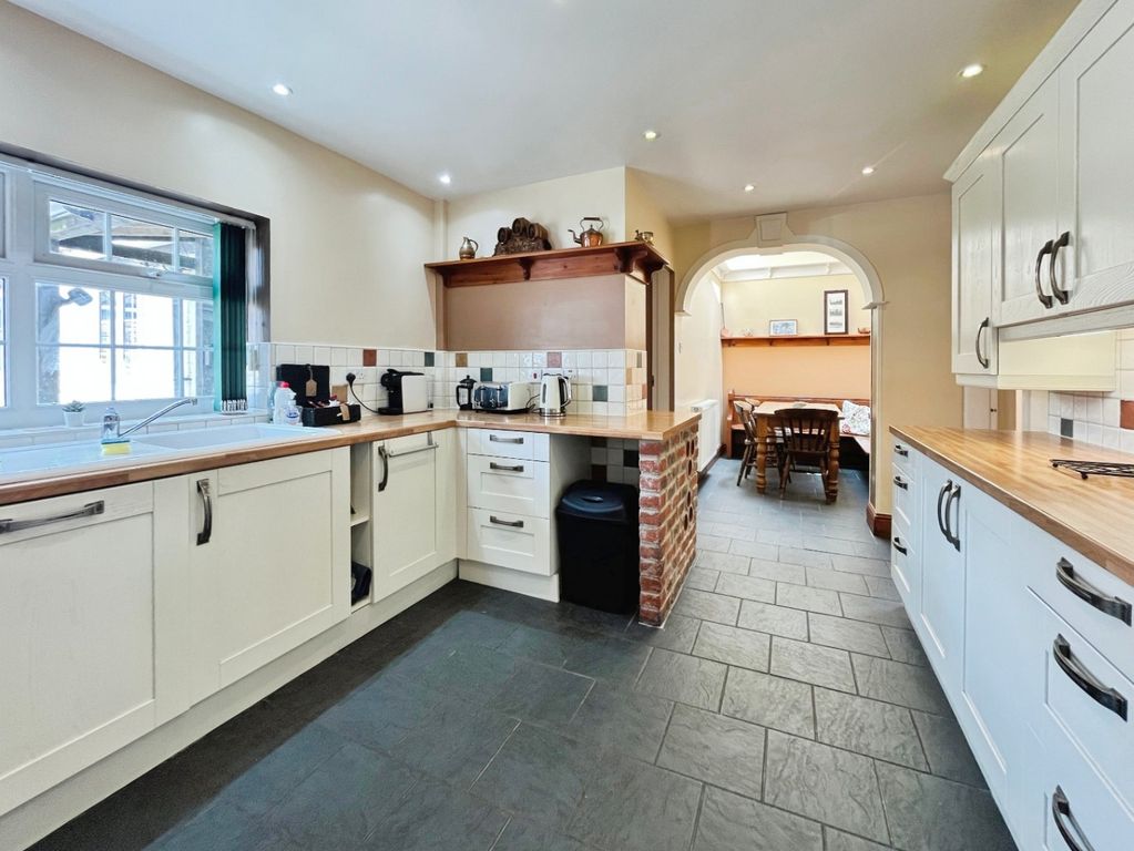 Property photo 3 of 40 4301789