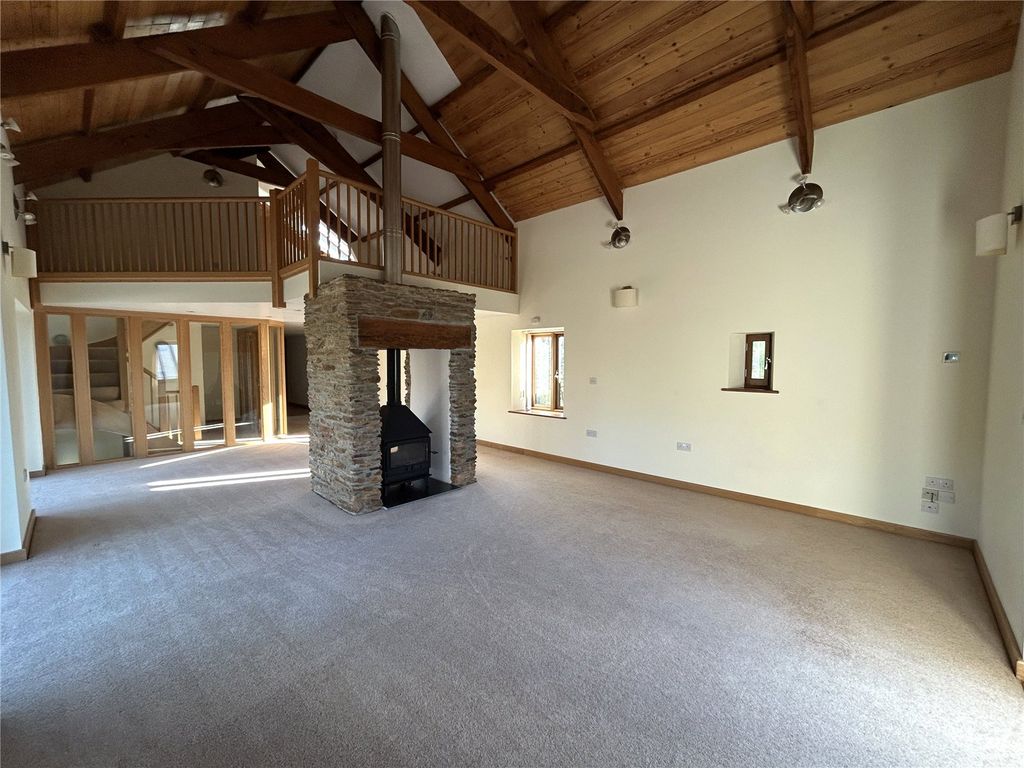 Property photo 2 of 20 Picture No. 13