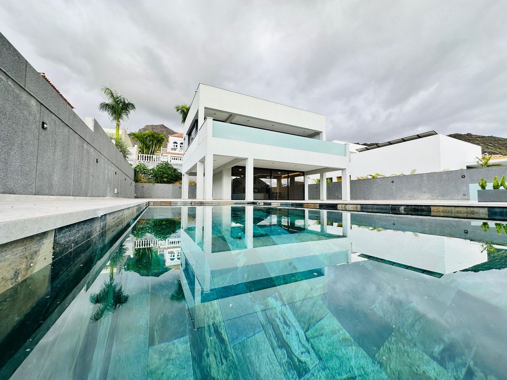 Property photo 1 of 68