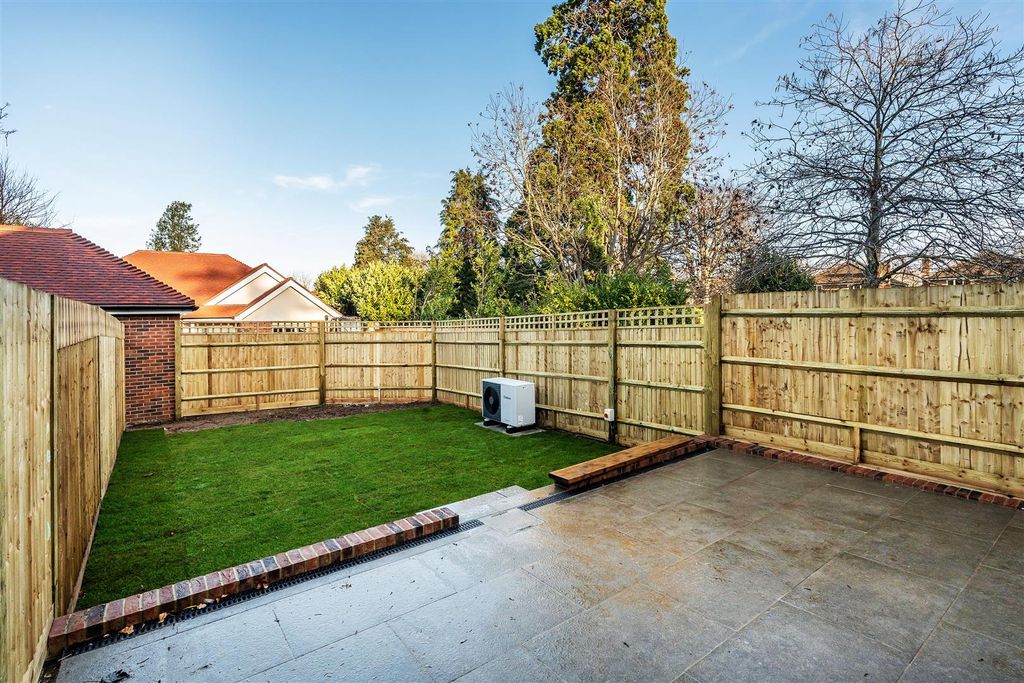 Property photo 3 of 17 186A-Lower-Road-37.Jpg