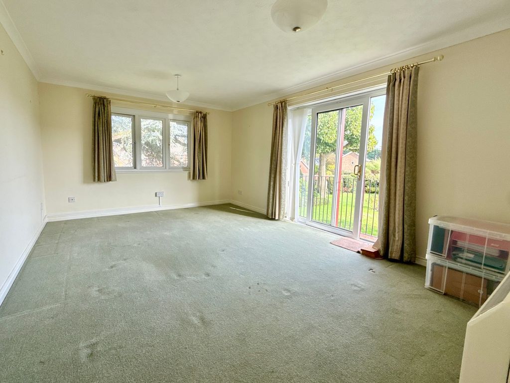 Property photo 3 of 12