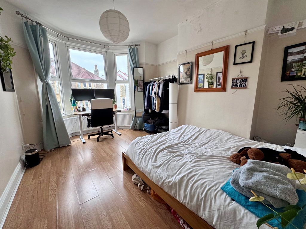 Property photo 2 of 9 Bedroom