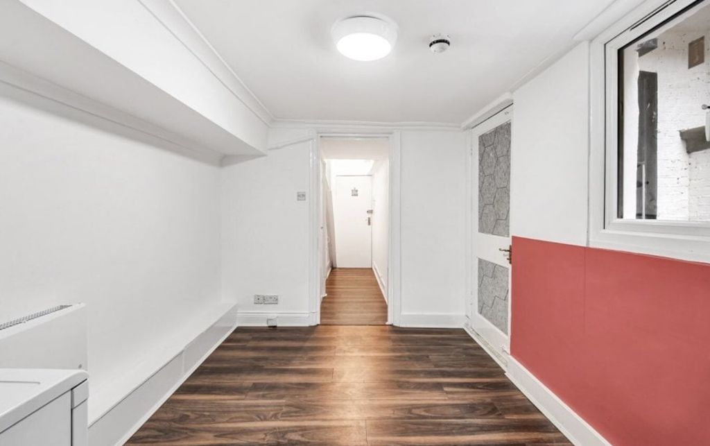 Property photo 3 of 8 3.Jpg