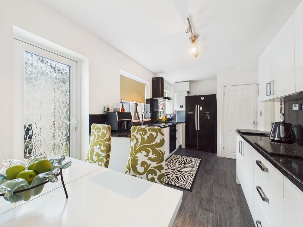 Property photo 3 of 13 Dining Kitchen