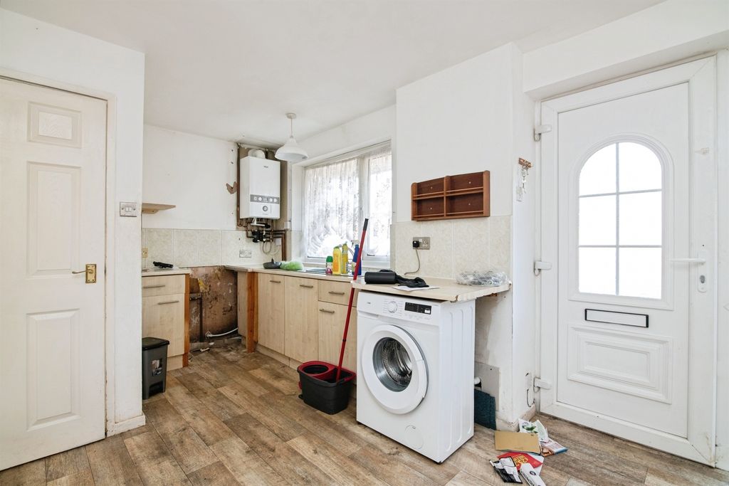 Property photo 3 of 16