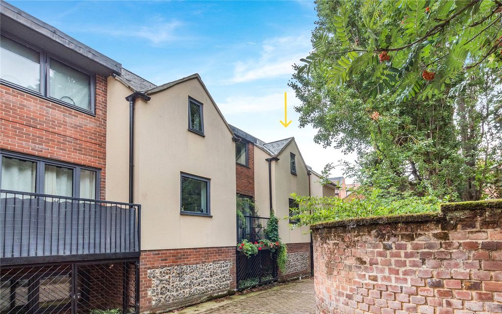 Property photo 1 of 15 External