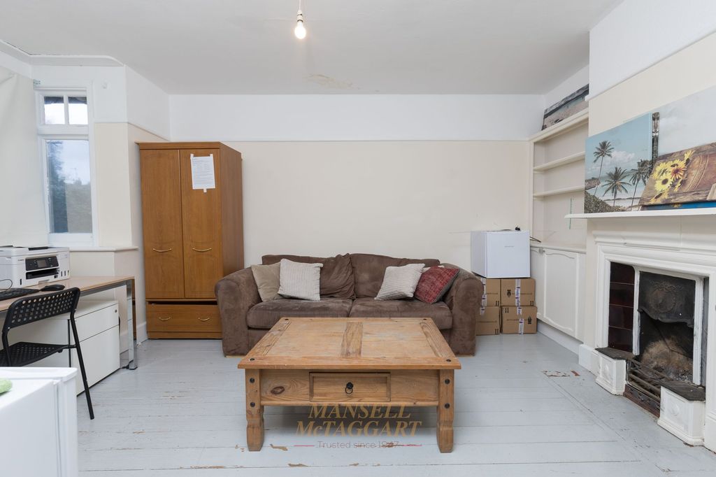 Property photo 3 of 31