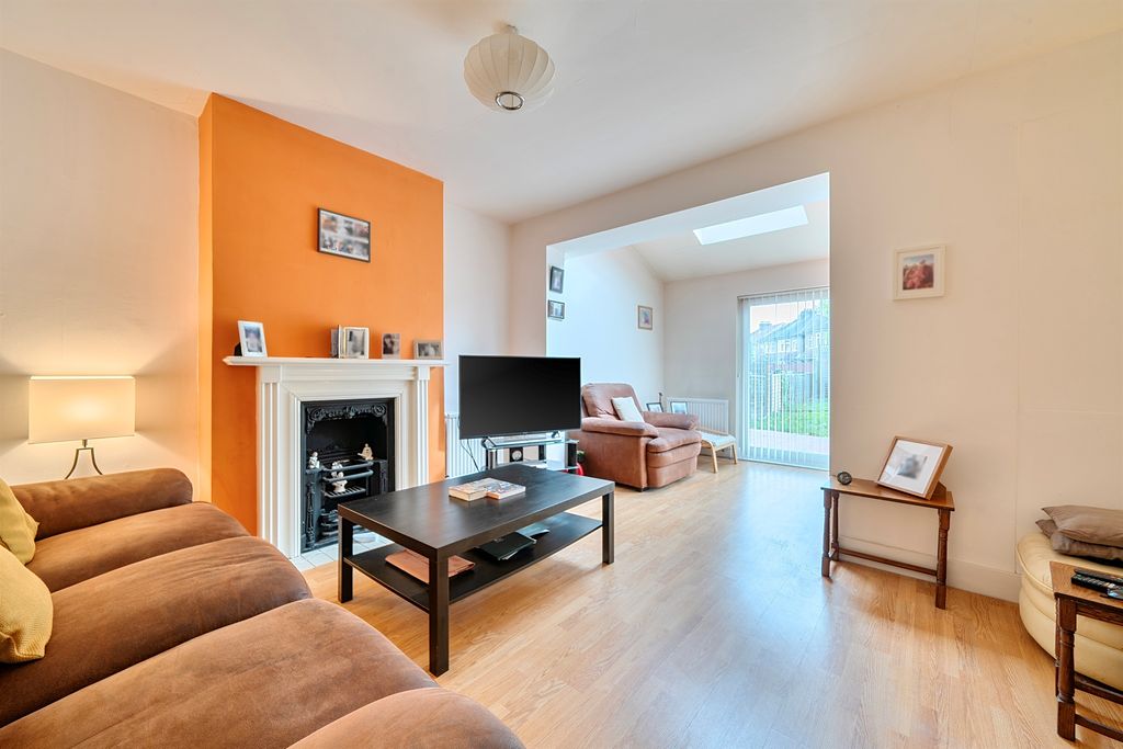 Property photo 3 of 12