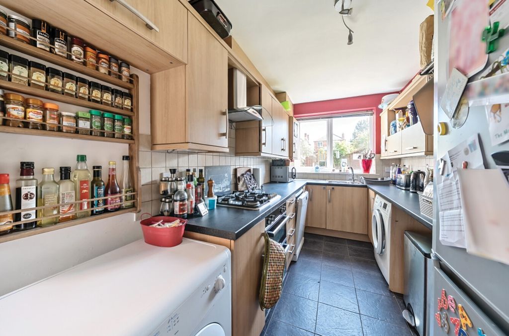 Property photo 3 of 19 1293778-15-682E44E2044Fa-Arw.Nef