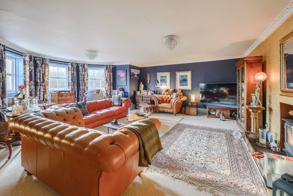 Property photo 2 of 24 Sitting Room 1