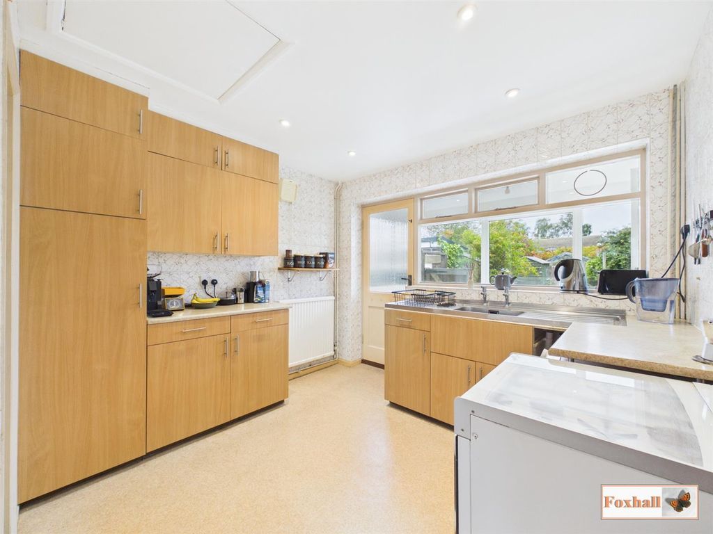 Property photo 2 of 16 Kitchen