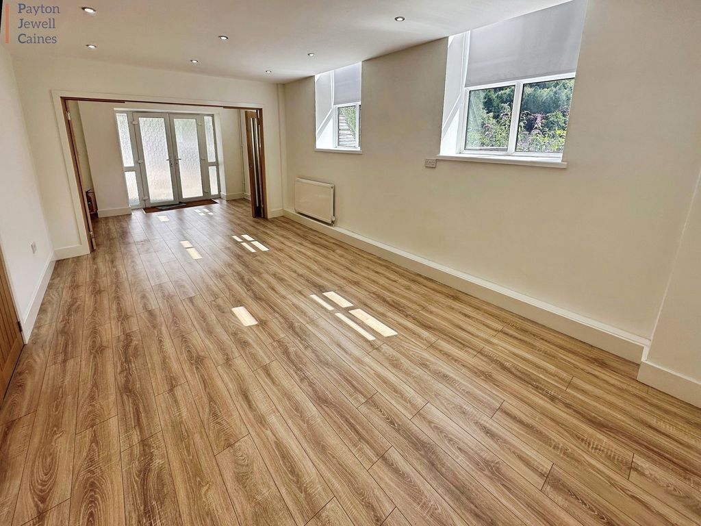 Property photo 3 of 12 Not Specified