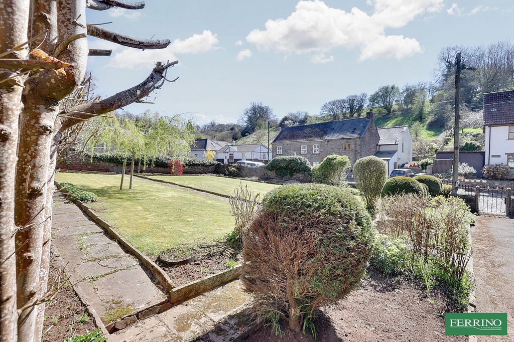 Property photo 2 of 24 Garden