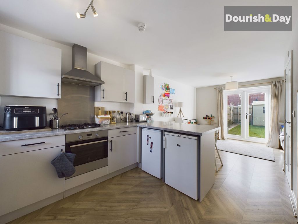 Property photo 2 of 15 Kitchen