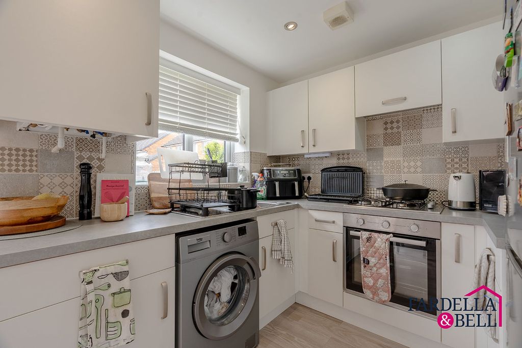 Property photo 3 of 13