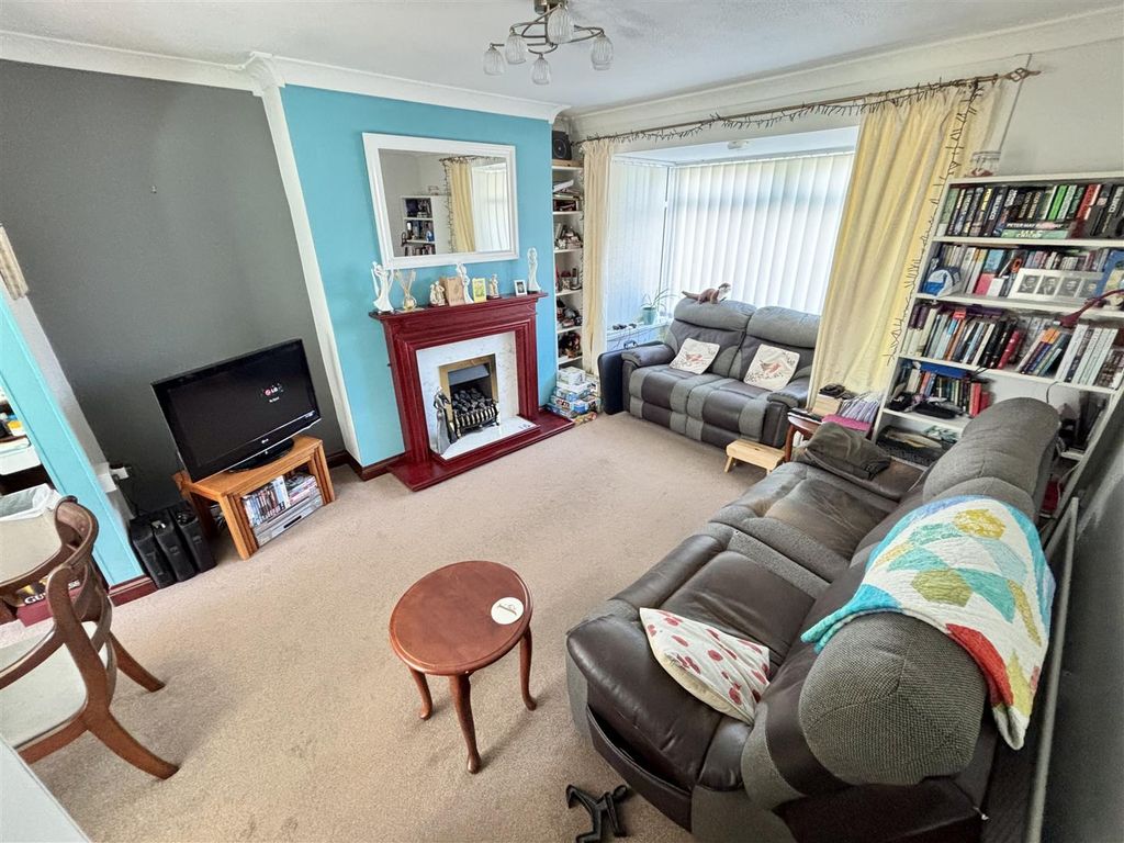 Property photo 2 of 14 Living Room