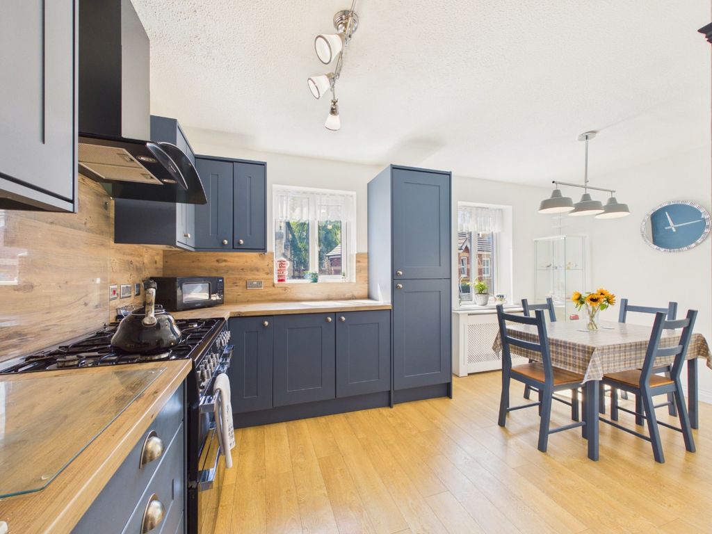 Property photo 3 of 18 5239177