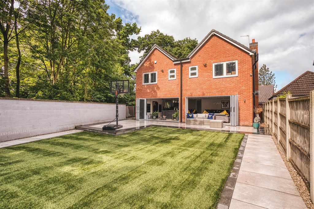 Property photo 2 of 32 E92A1378_Hdr.Jpg