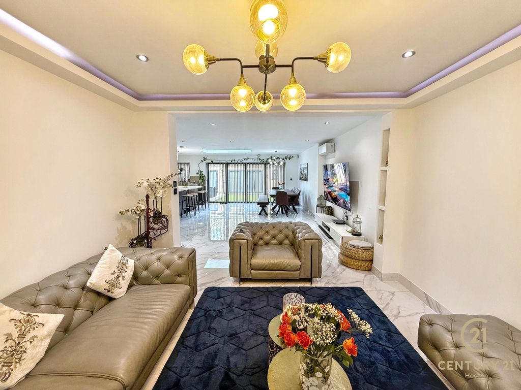 Property photo 3 of 23