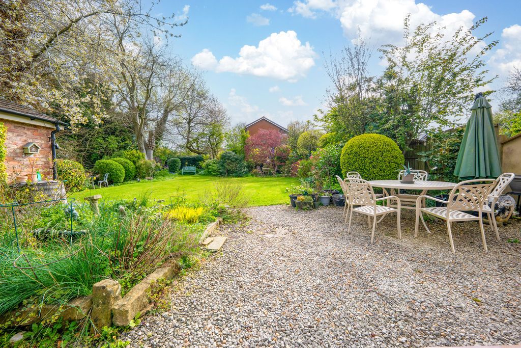 Property photo 2 of 40 Photo 33