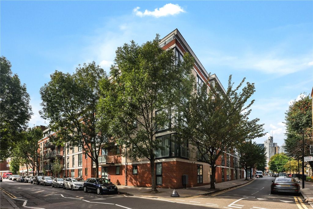 Property photo 3 of 18 Exterior