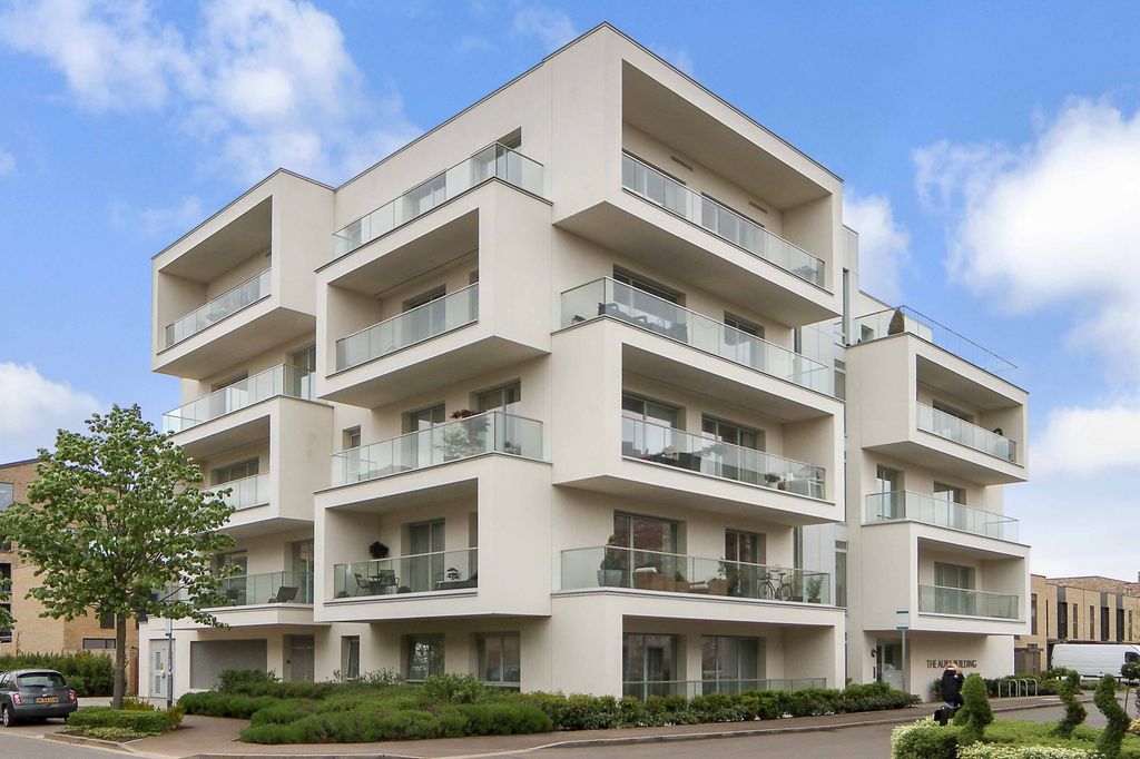 Property photo 1 of 9 Front