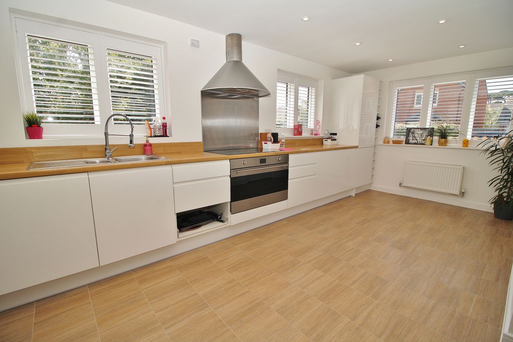 Property photo 3 of 23