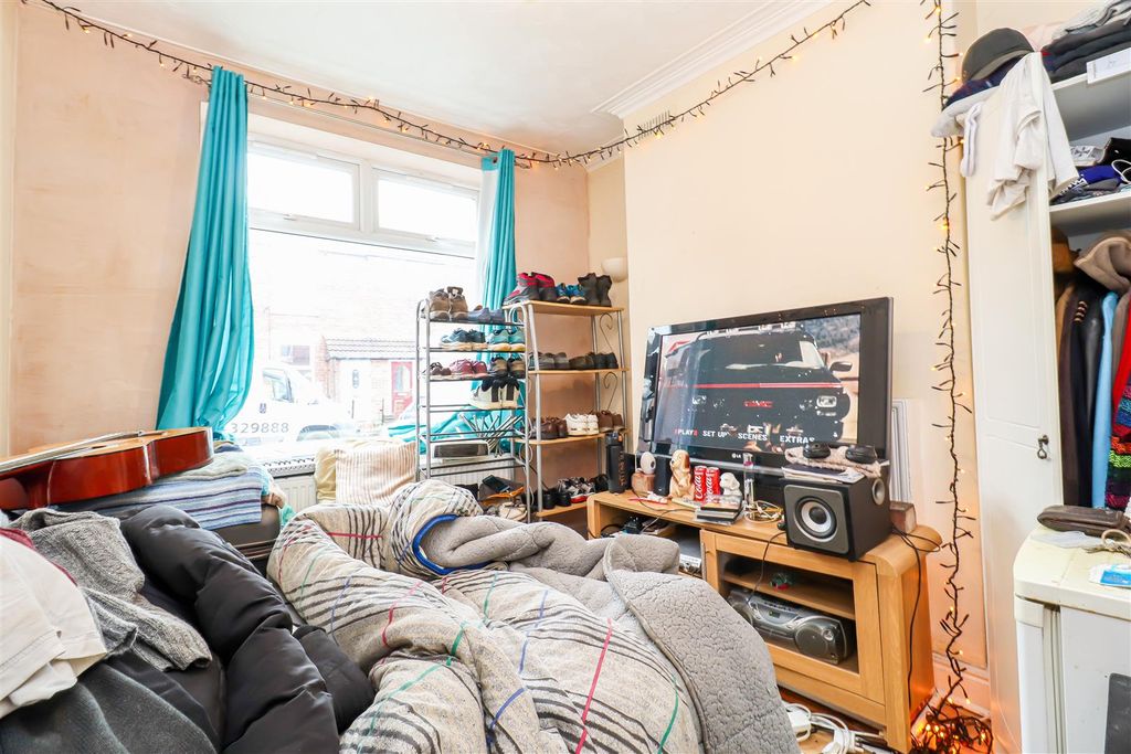 Property photo 3 of 8 Living Room