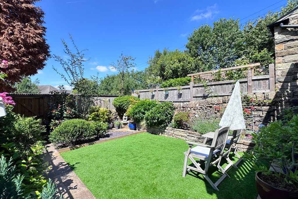 Property photo 2 of 27
