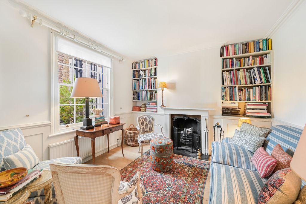 Property photo 2 of 11