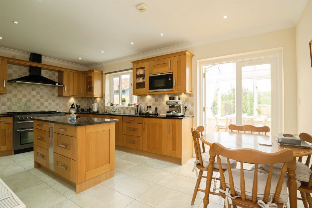 Property photo 3 of 23