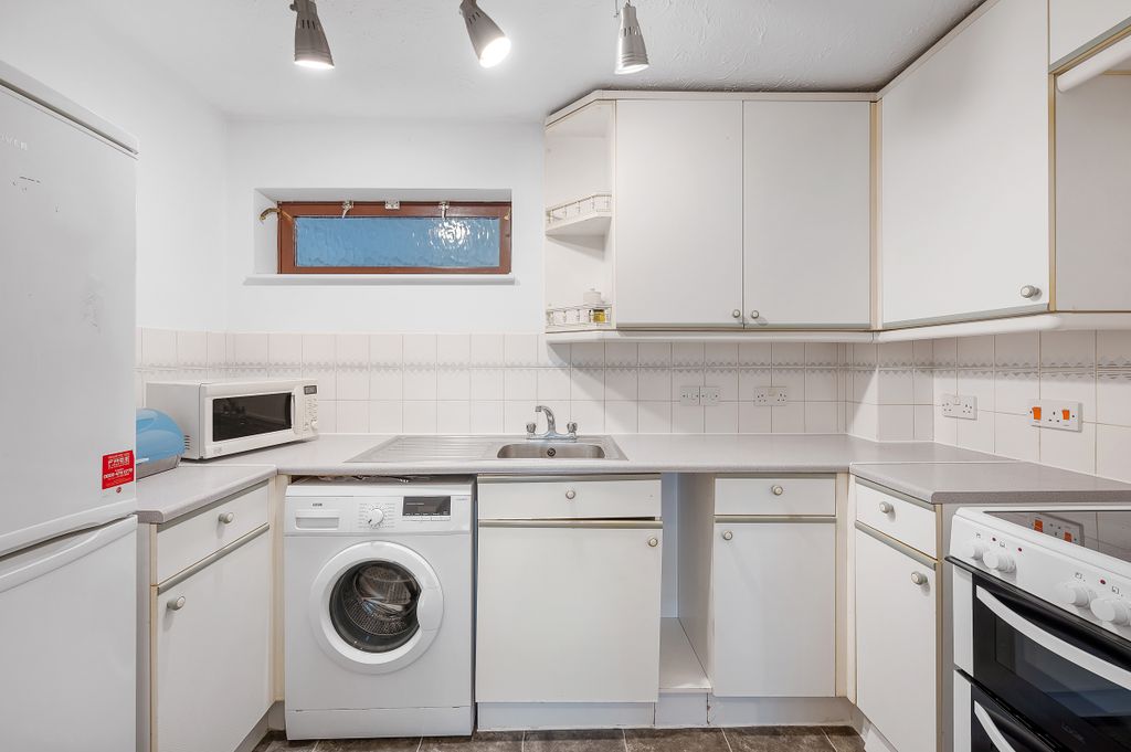 Property photo 3 of 7 3