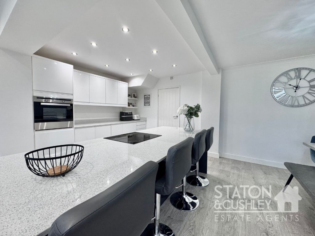 Property photo 3 of 37