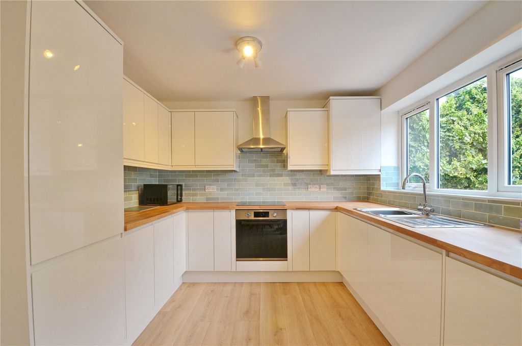 Property photo 2 of 15 Picture No. 06