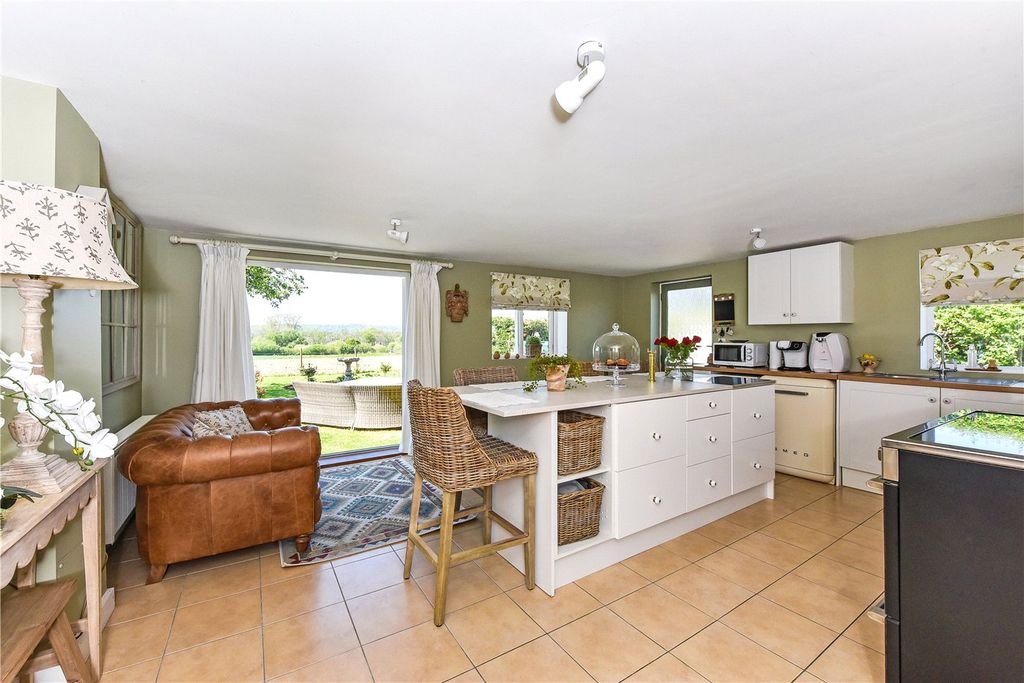 Property photo 2 of 14 Kitchen