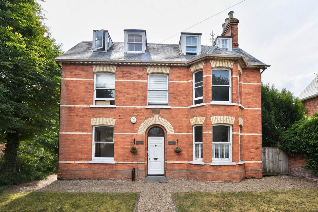 Property photo 1 of 5