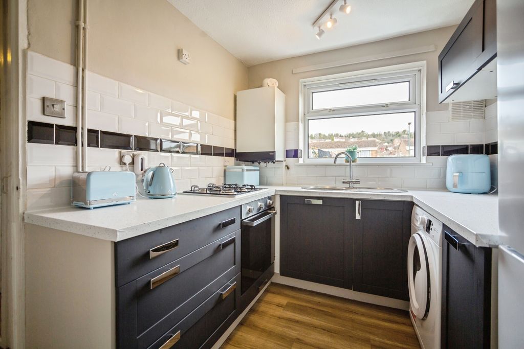 Property photo 2 of 15 Kitchen