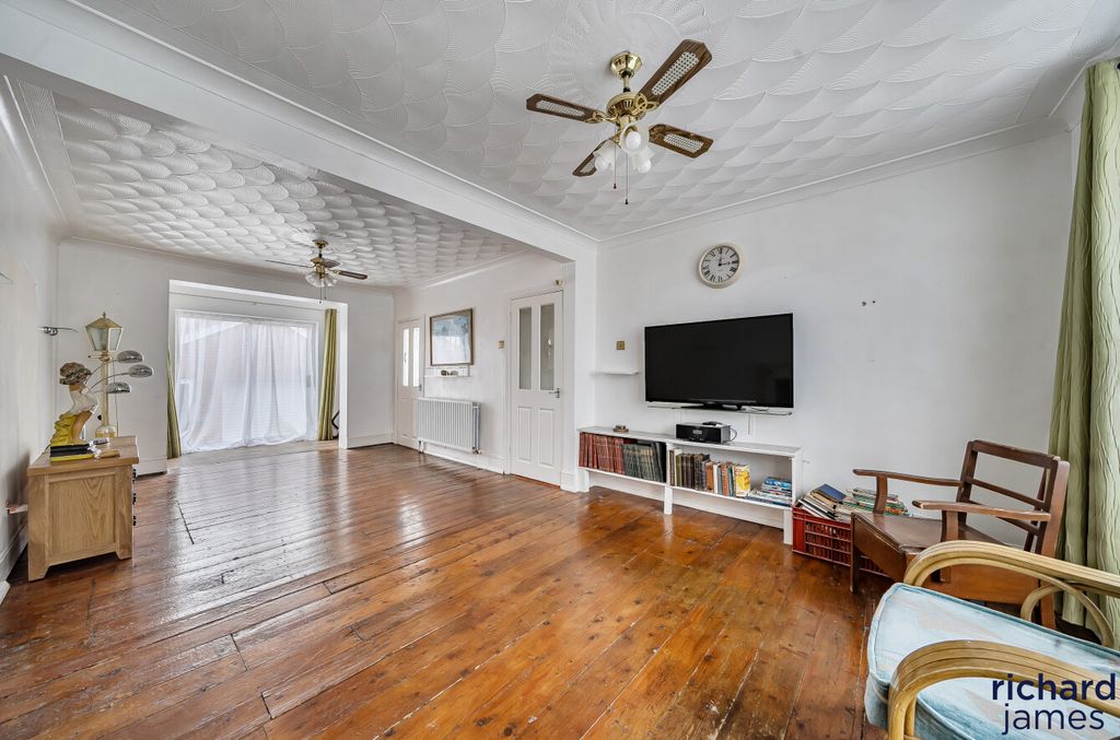 Property photo 2 of 13 23cd06A6A7684cc3977898335579F319