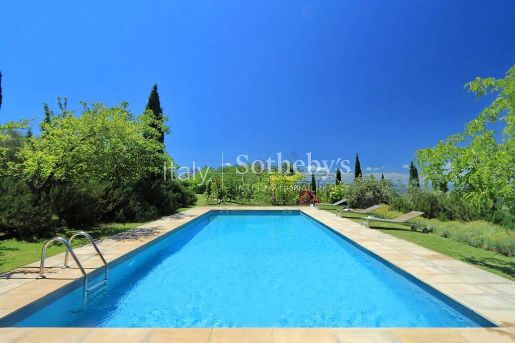 Property photo 3 of 32