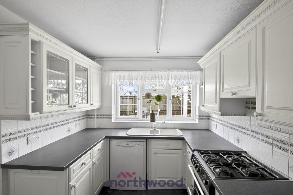 Property photo 3 of 27