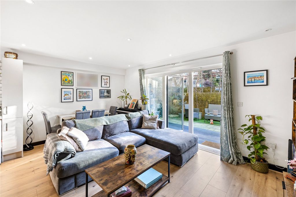 Property photo 2 of 16 Picture No. 23